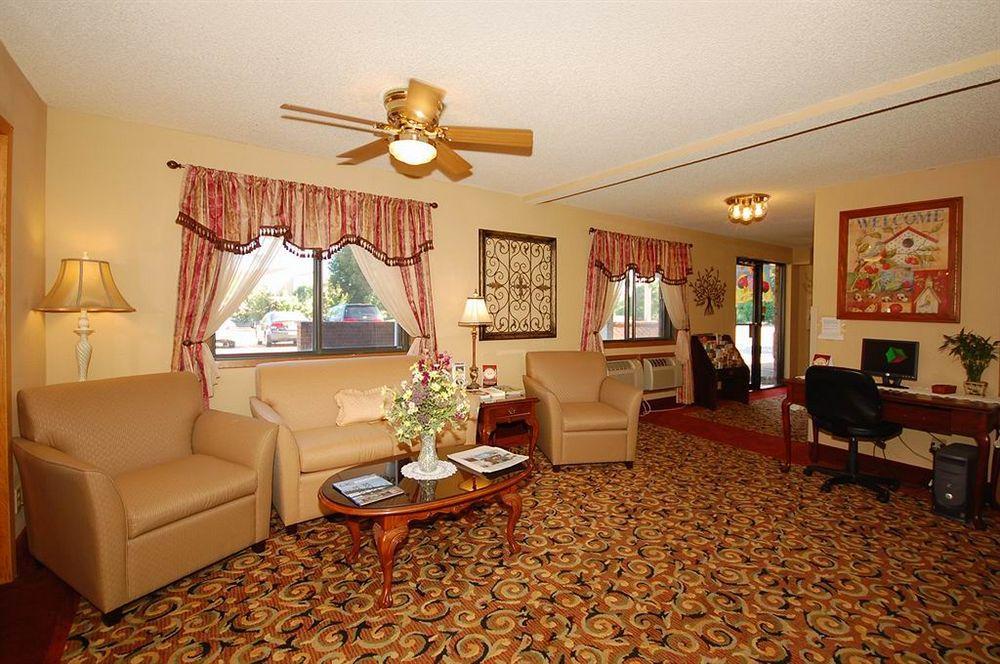 Clarion Pointe Bettendorf - Quad Cities Restaurant foto