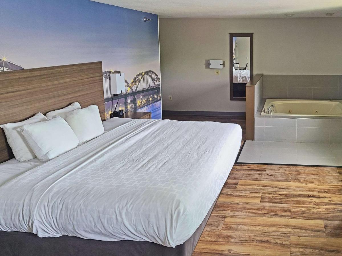 Clarion Pointe Bettendorf - Quad Cities Buitenkant foto